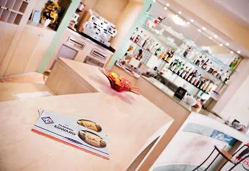 호텔 Edward 벨레지아아지마리나