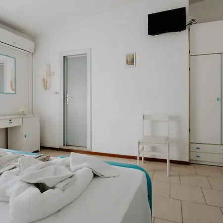 Edward Беллария-Иджеа-Марина